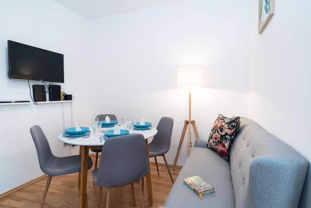 Ap. With Free Parking Near Budapestcongress Centre Appartement Buitenkant foto