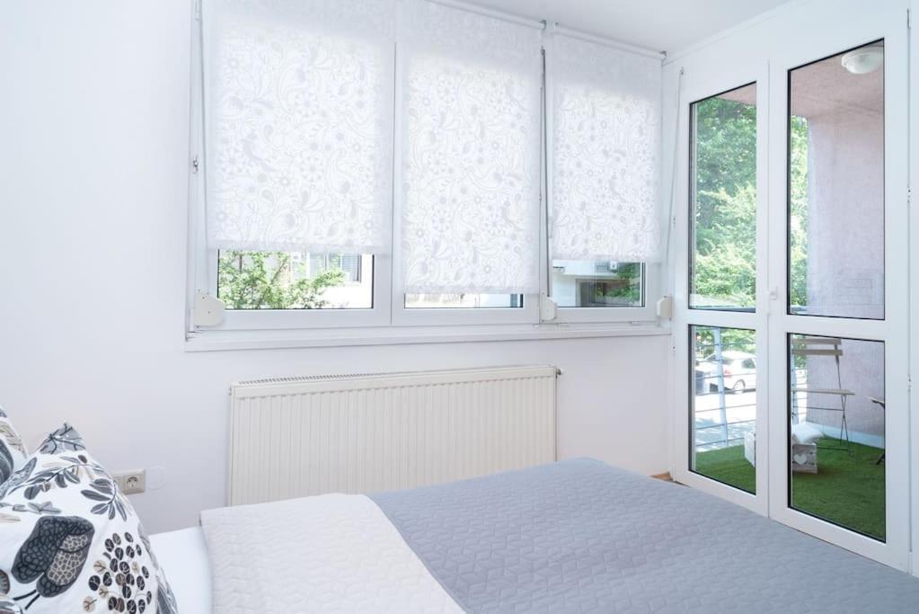 Ap. With Free Parking Near Budapestcongress Centre Appartement Buitenkant foto